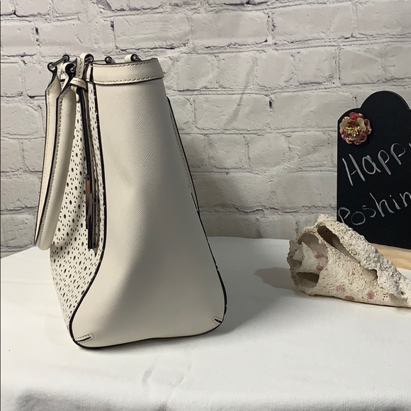 Calvin Klein Women’s medium sized bag - Picture 4 of 14